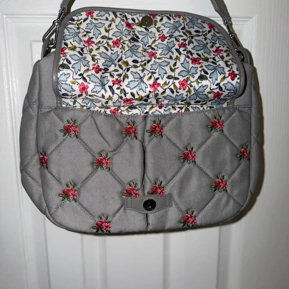 vera Bradley Gray Quilted Floral Women's Bag - Picture 3 of 14